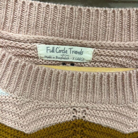 Multi Colored Cropped Knit Sweater with Scalloped Bottom- Juniors Size XL - Picture 4 of 8